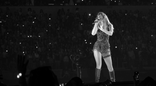HEADLINER: International pop star Taylor Swift performs a song from her
Midnights album at a stop on her Eras Tour in Arlington, Texas.